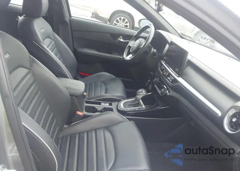 2023 Kia Forte Gt-Line z USA, uszkodzony, nr VIN 3KPF54AD7PE536837